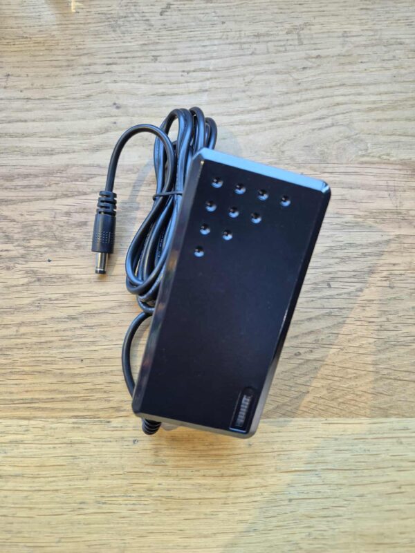 Chargeur pour les draisiennes Sedna MX12 et MX16 en 24v.