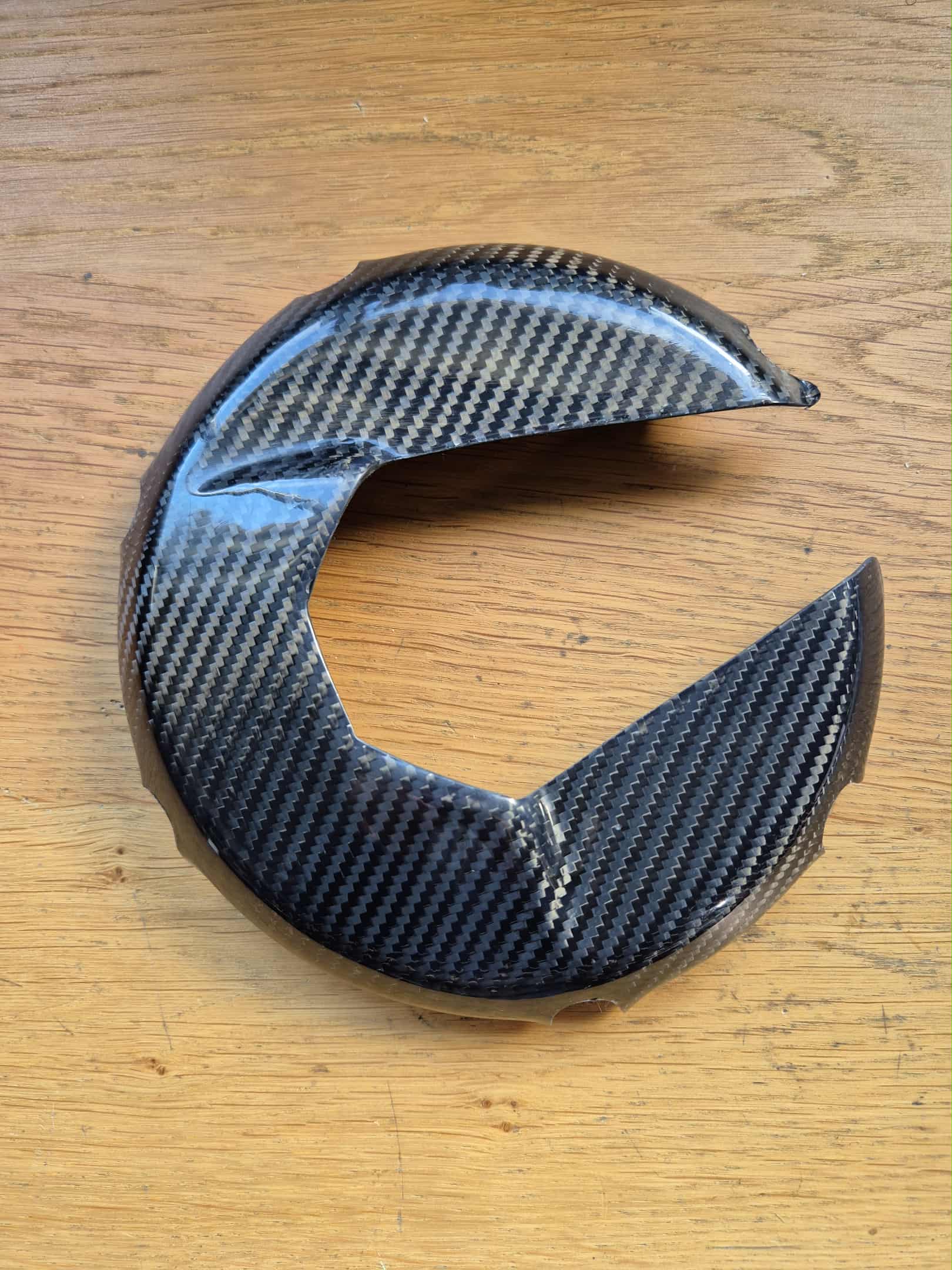 Protection carbone moteur pour la gamme Electric Motion équipée du nouveau moteur 2025.