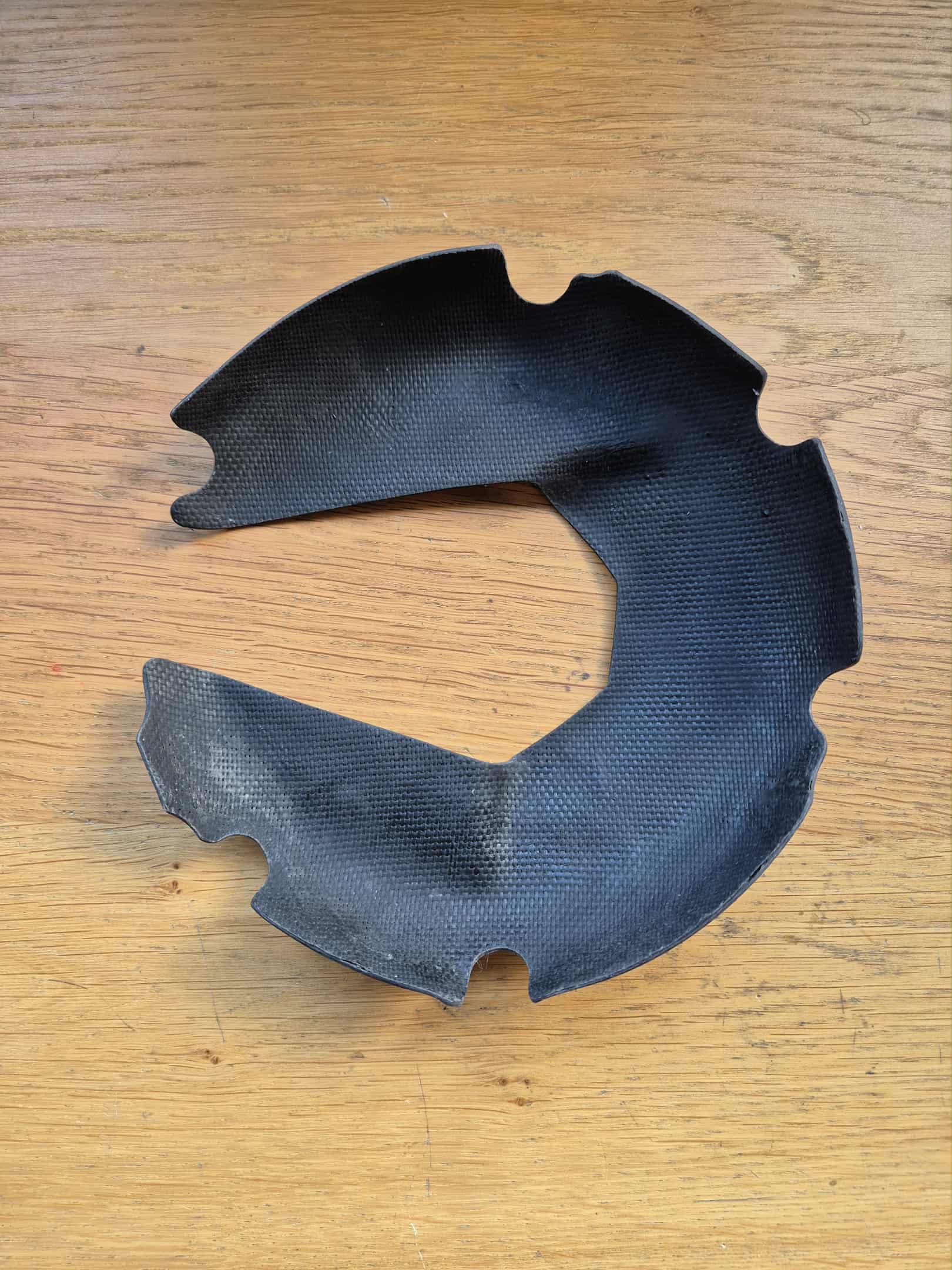 Protection carbone moteur pour la gamme Electric Motion équipée du nouveau moteur 2025.